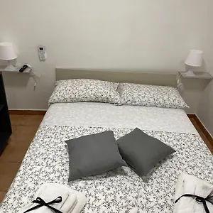 Appartamento V.l Gradoni., Napoli