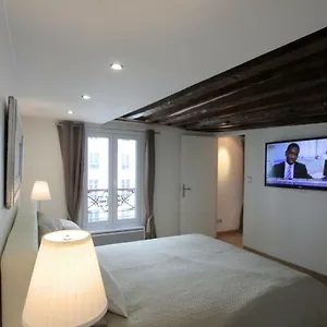 Superbe , París Francia